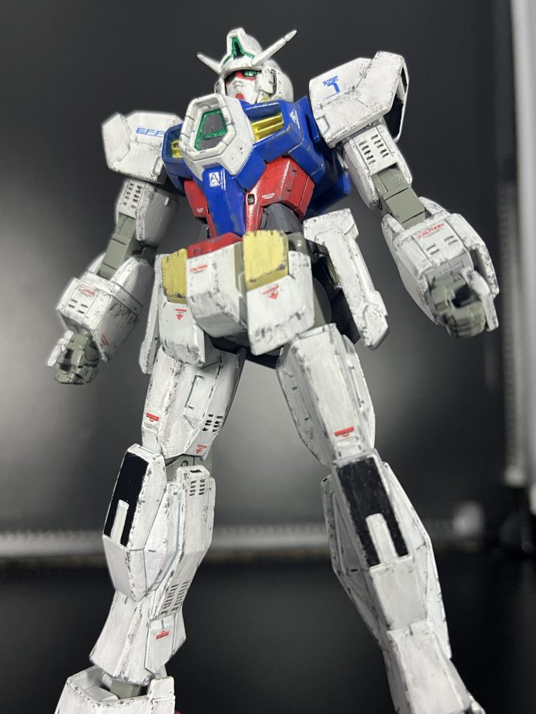 スジボリは初めて挑戦しましたが難しくてスリットもガタガタになってしまいました…