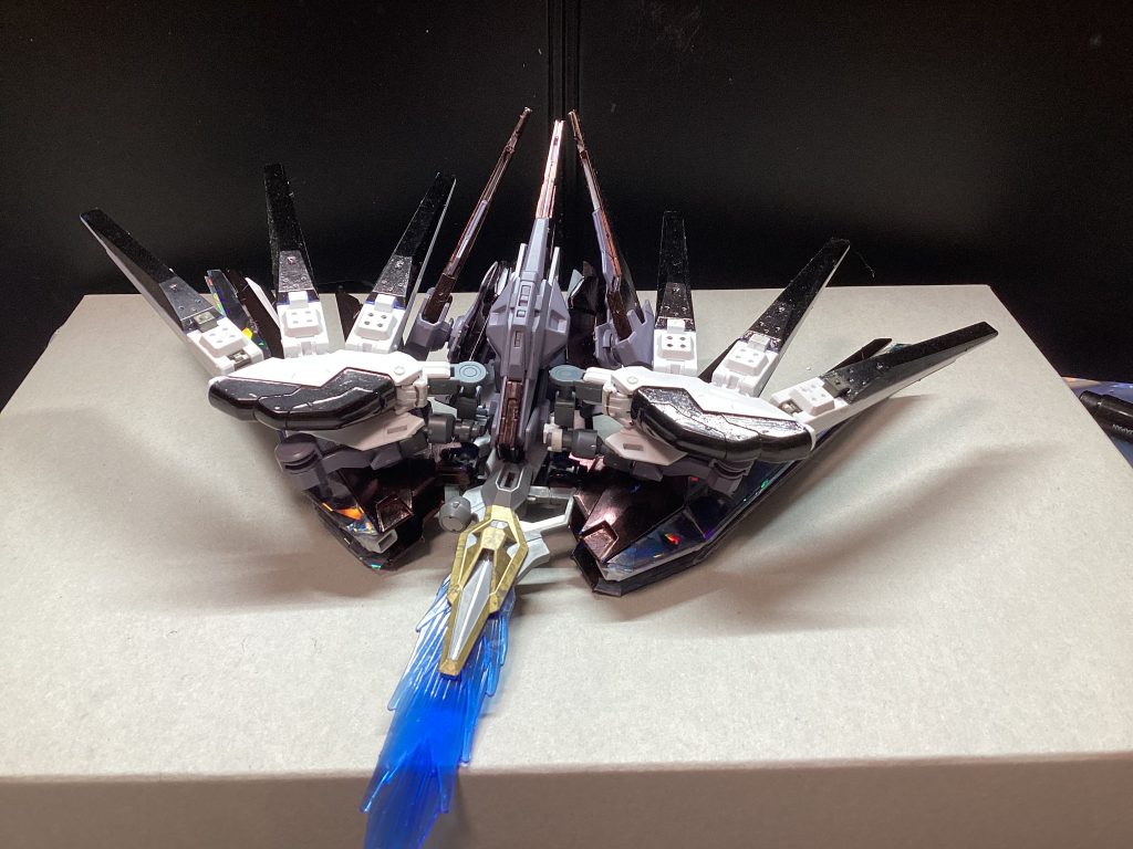 　　ウィズダムシルエットフリーダムシルエットとプロヴィデンスシルエットが合体し巡航形態になった姿。この状態でもどこぞのファトゥム同様戦艦一艇なら貫ける。その他のシルエットシステムとは違い、ウィズダムシルエット（プロヴィデンスシルエット）においてはプラウドディフェンダーのように登場することが可能。しかし、姿勢制御がないため、合体した後は直角のままのため推奨はされていない。