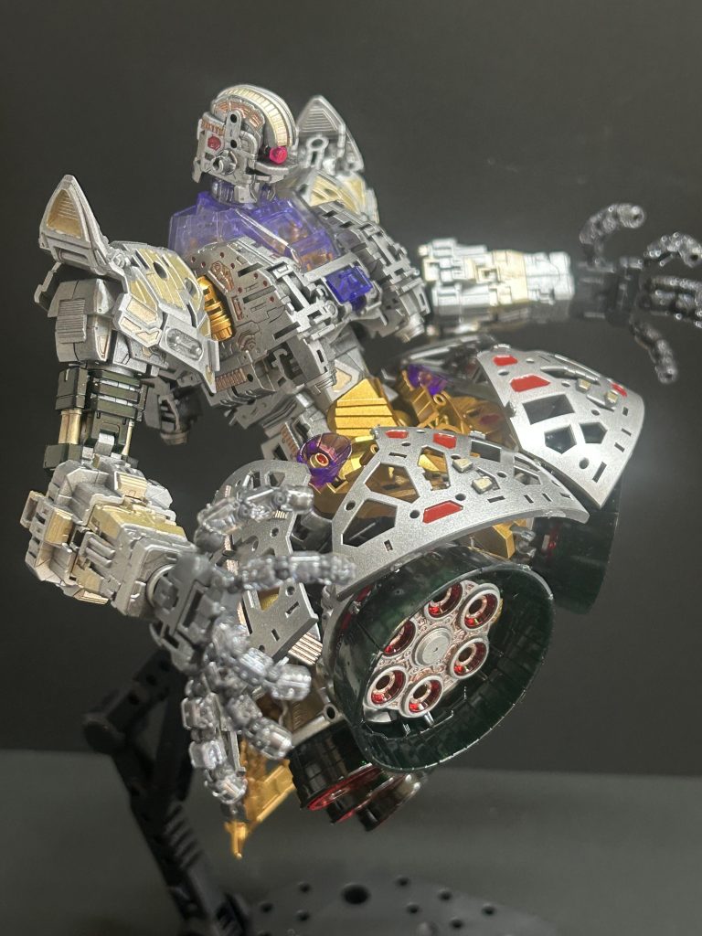 頑張ってフレーム塗ったけど外装付けたら隠れてしまった