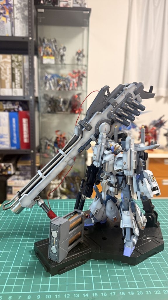 2005年11月12日追記：ハイメガ専用固定台座、メタルパーツを追加しました。