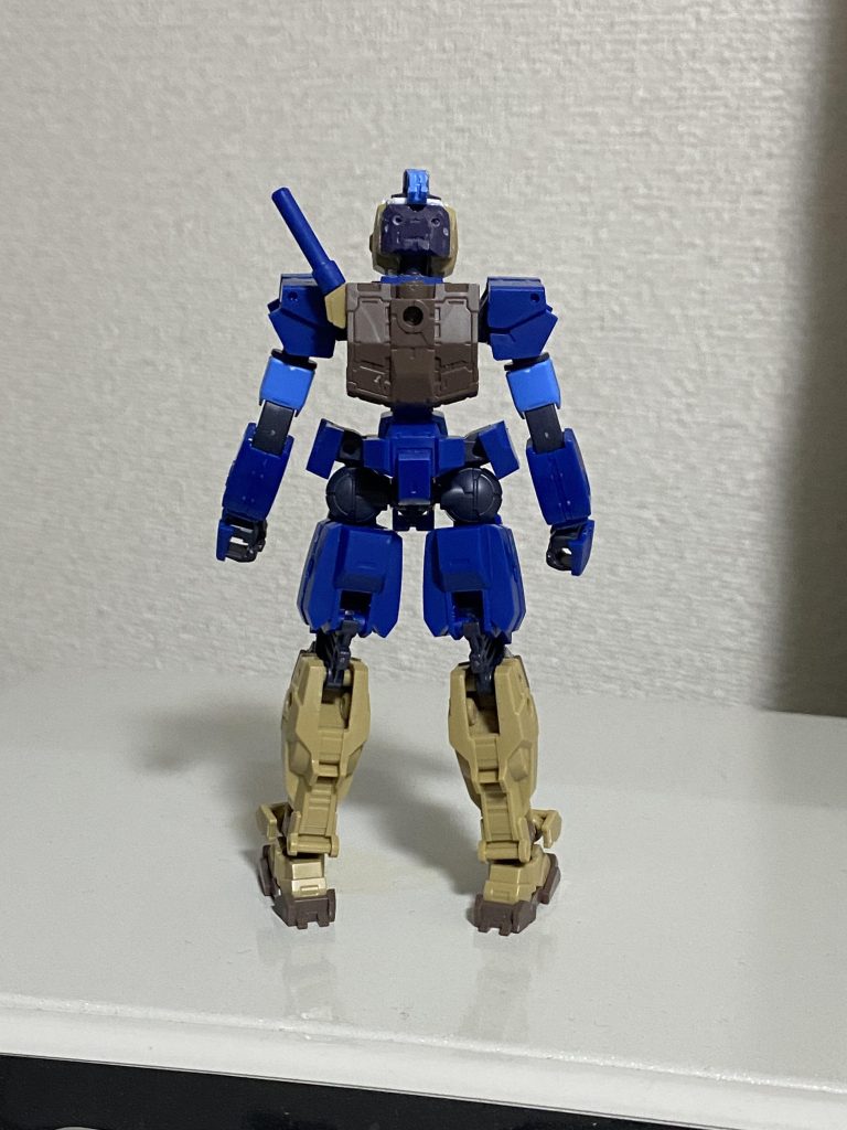 ランドセルは30MMキットのオマケロボ？のパーツを使用しています。ビームサーベルの持ち手は取り外しできるようにしています。