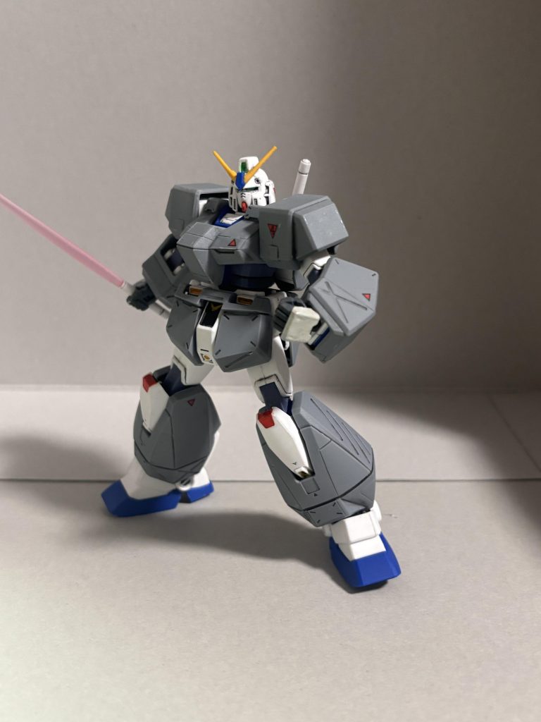 写真だと分かりづらいかもなんですが、チャバムアーマーのエッジ部分に装甲の塗装が擦れてはげたような感じにしてみたかったので挑戦してみました。ほぼ初めての事なので少し雑さが目立つかもですが温かい目で見てください。