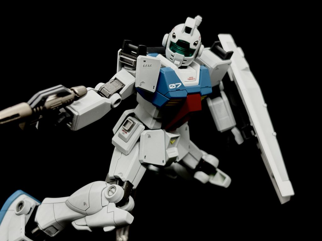 ヘッドはもちろんジムですが、それ以外でジムを使ったのはスリッパだけだったかな💦スレッガージムを見れば見るほどEGガンダムの方が近いのでほとんどベースはEGガンダムです。