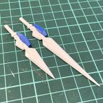 処理が続きます。ブレード：削り込んで鋭利に肩：端を削ってやや小ぶりに腰部：穴埋め[…]