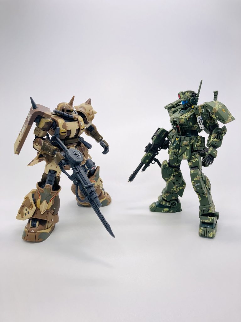 砂漠のカモフラージュと森林のデジタルカモフ、思ったよりライバル感ありますね🤤