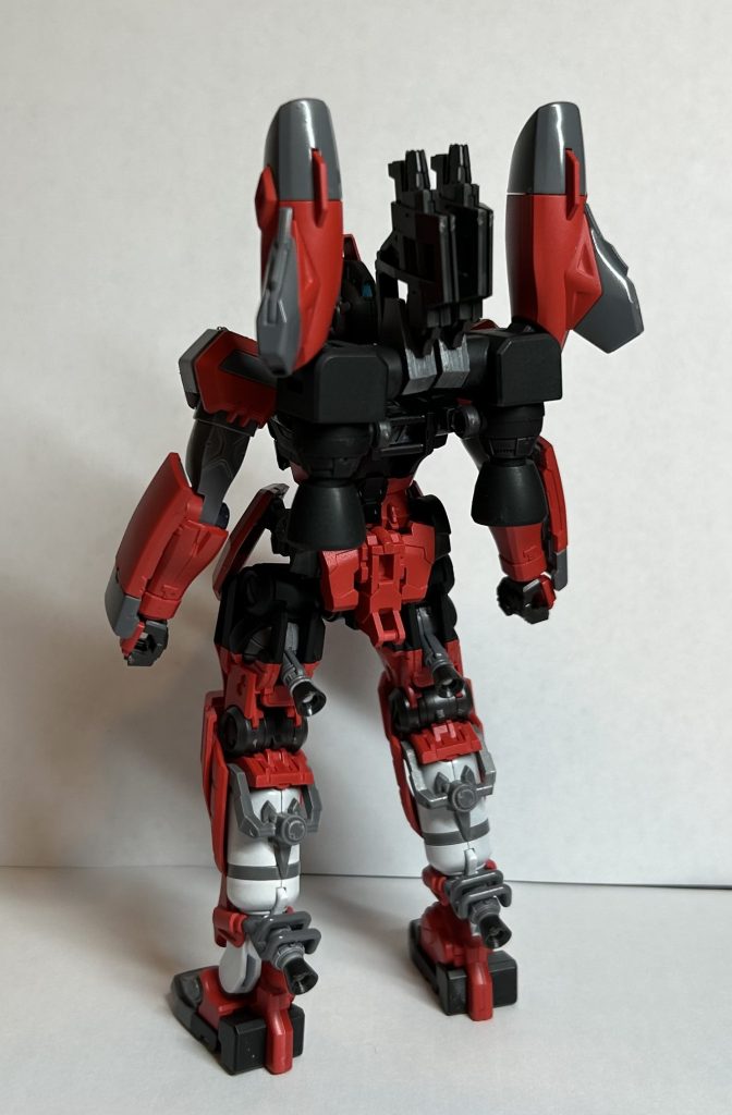 ・背面ピンポイントカラーとして脚部のタンクは白く塗装してます。