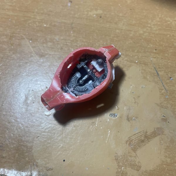 今日は頭の幅と高さを詰めました。いつもながらテキトーにしてたら、ちょうど自分好みになりました😊でも、これじゃ見えないよなー。まあカッコいいからこれはこれで良しとしよう👍（3枚目）