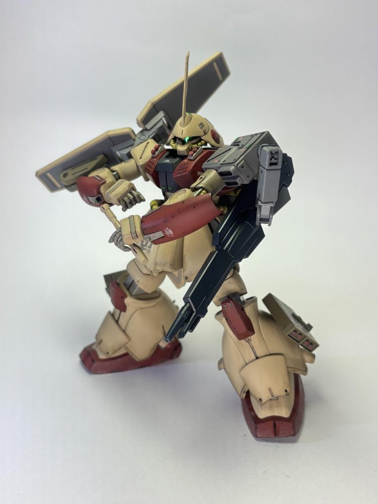 腕アーマーにビームサーベルラックを新造しました。サーベルは入らないのでイミテーションを入れています。