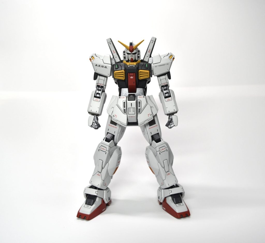 プロポーションは首と胴体を1mm延長し、上腕を逆に1mmほど短縮。他はキットのままです。