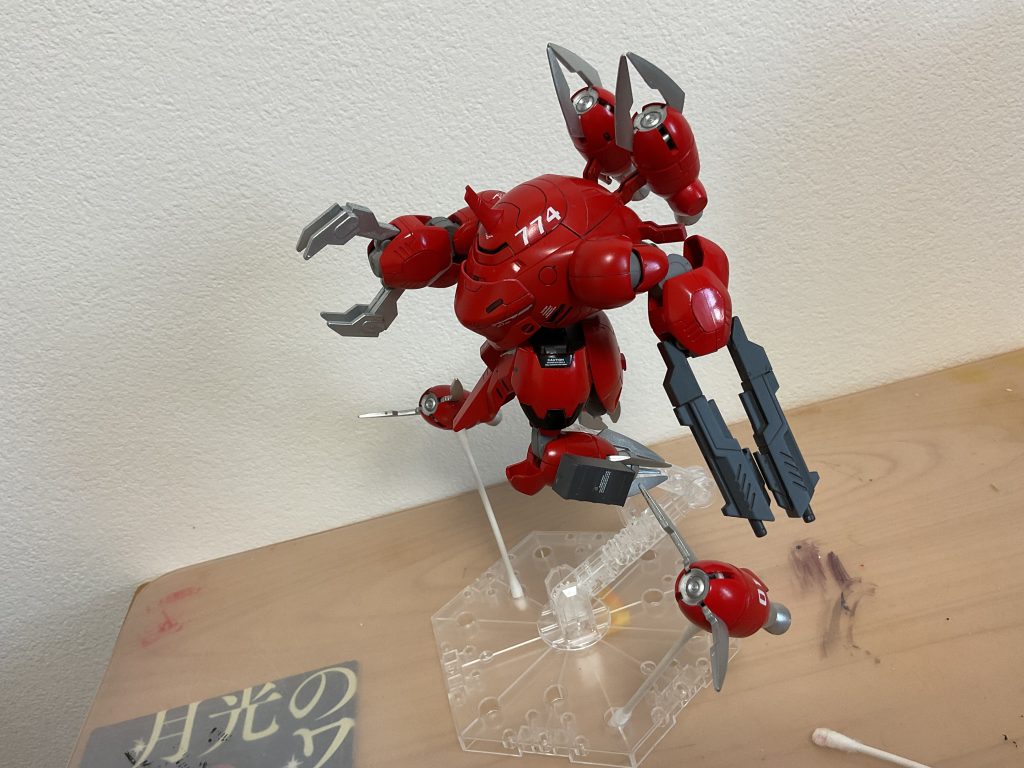 右手にはクロー　ファンネルで動きを封じてそこにクローっていう感じですね