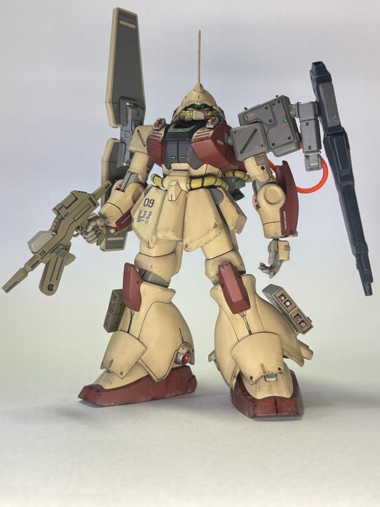 マラサイいいですね。足元がぶっといMSでもあるし曲面と平面が合わさった連邦とジオン系の合いの子の様で私好みです。