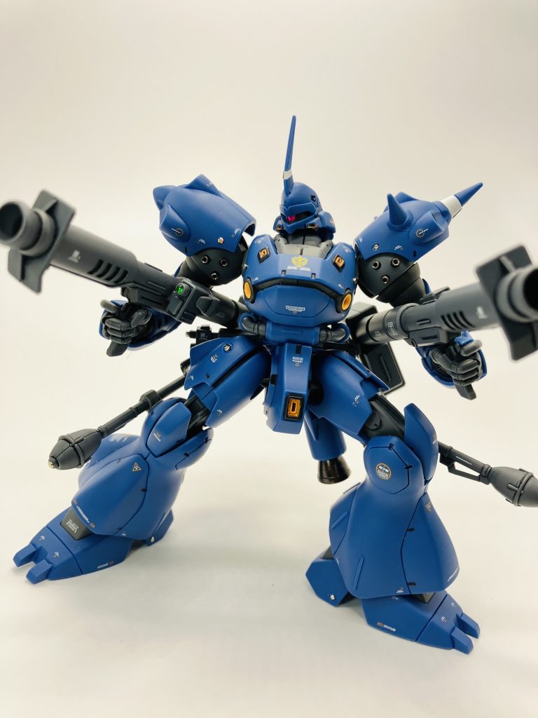 肩部アーマーがボールジョイントで別稼働なので射撃体勢も楽々😊