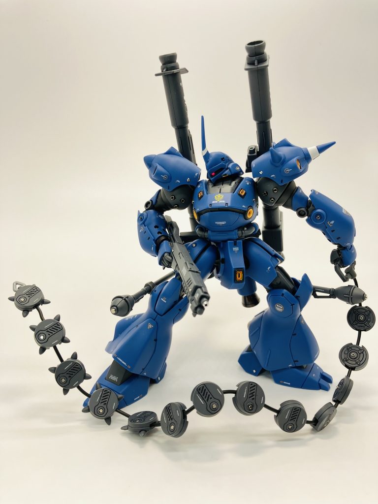 若干色が足らず、使い捨て筆でチマチマ、特にバーニア部分は部分塗装しましたが胴体の小さいのはなんかグチャりました😅(カエルの目みたいなとこですね)まぁいいやの精神で🫨、出来上がったら気にならないんです、本人は😑