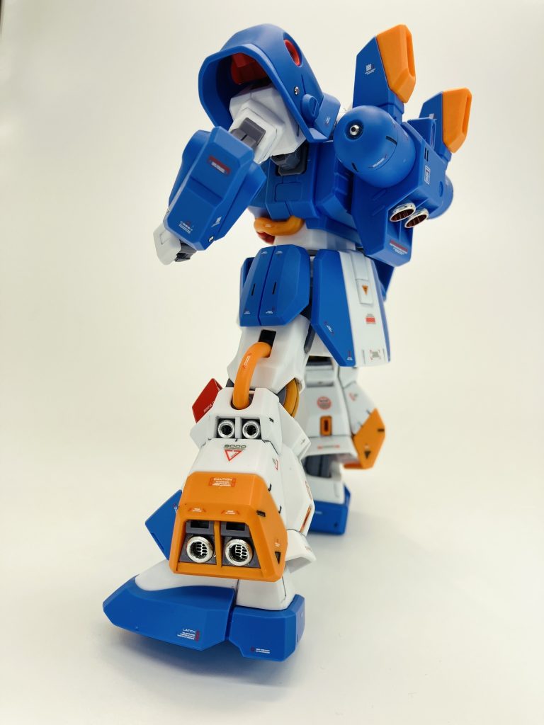 ムリやり仰ぎ見で撮影して、くるぶし付近のバーニア内部を見てて欲しいスタイル👀上の2個もメッシュ内蔵ですが闇の中に🌉