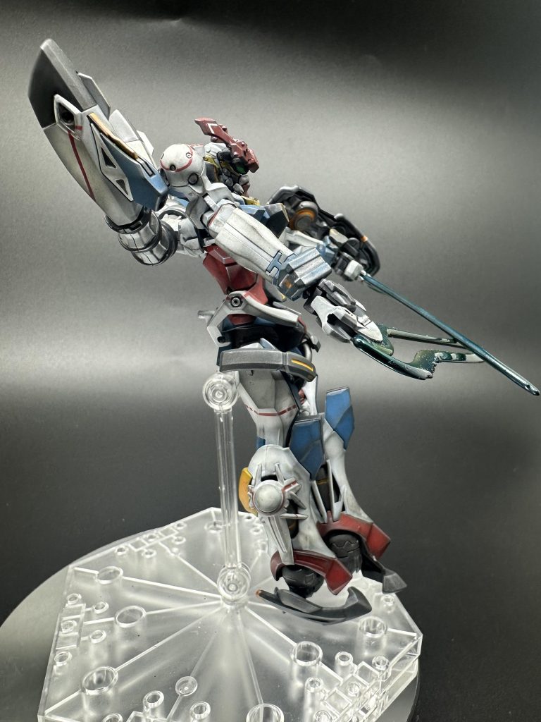 シールなんとかならんかな。転写デカール希望です、バンダイさん。浮き上がるのが嫌でラインは手書き