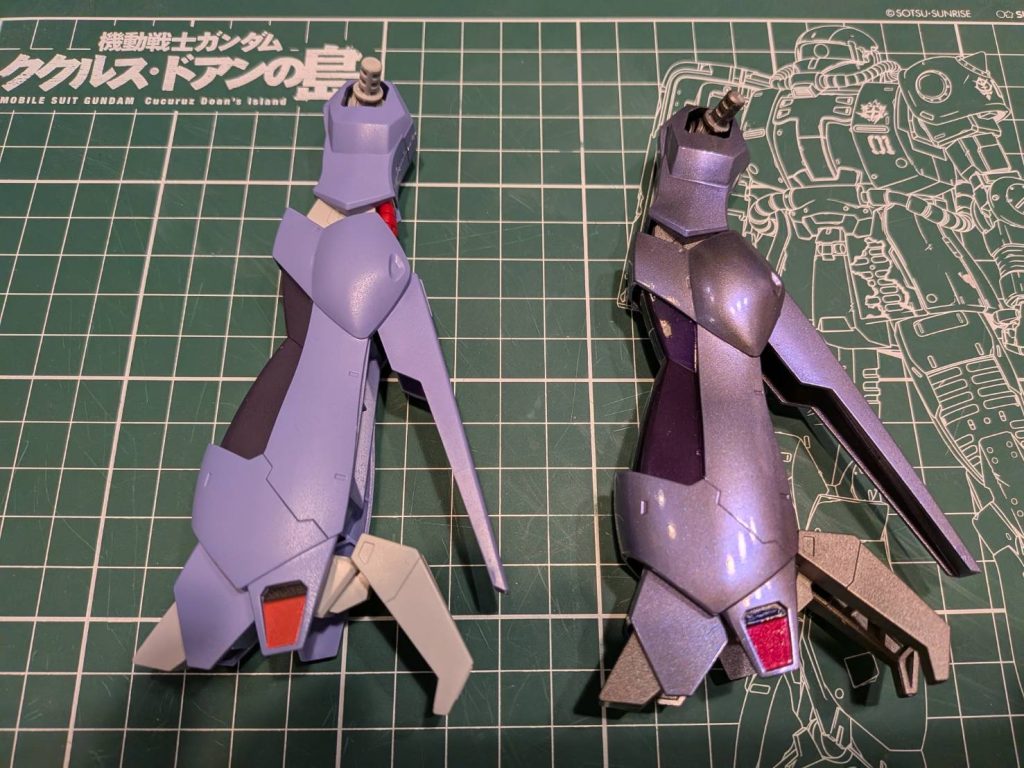 成型色（つや消し）と比較まぁ、見る角度によっては悪くないかな、と（笑）