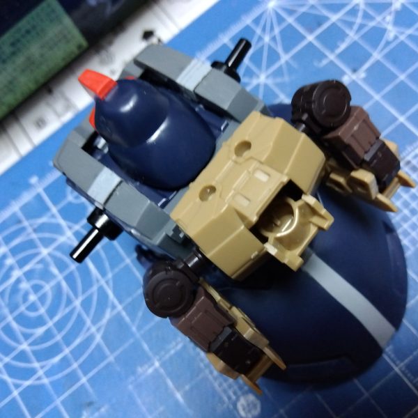 今日はバックパックになるものの工作をしました☺️30MMアルトのボディですねwこれにリックドムⅡのバックパックの接続部を接着して簡単取り付け😁工作中に思いましたが、口開けた熊の顔に見える…少し前私の実家の近くで熊による怪我人が出たとニュースになってました😟地方にお住まいの方々くれぐれもお気をつけくださいこれにアルトの脚部を加工して取り付ける予定😁膝下を前後逆、折り畳めるように干渉部を切り取りました今日の猫ニュース😺先日寝起きに嫁が騒いでて、どうしたのかと思ったらマスクの耳ヒモを半分くらい食べてしまったらしい💦病院に連れていったところ「そのくらいなら様子見で平気ですよ」と慌て損な診断😅今日無事にう◯ちと一緒に排泄されました😸（2枚目）