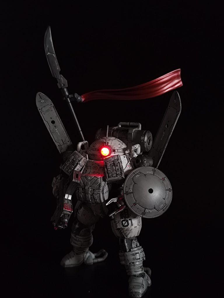 私はまた、頭の中にLEDとCR2035バッテリーを配置しました。