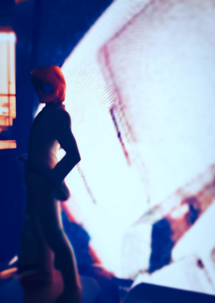 シャア「 アルテイシアが、、」ハマーン様『 ララァ・スンの欲望は、ただ独りの男を助けると言うこと、』『 しかし、それは同時にアムロ-レイを殺すことに繋がる、、』シャア「 、、その名前、聞いているが、 記憶にないな、 だが、嫌な重圧を感じる」ハマーン様『 記憶にないことにしたのさ』『 ララァ・スンとアルテイシアが契約をして、、』シャア「!? 」ハマーン様『 もうシャア-アズナブルを殺さないため、、』シャア「 殺されない為では?」ハマーン様『シャア、お前は勘違いをしている 』シャア「?! 」ハマーン様『 お前を5回も殺したのは、』『アムロ-レイでは、ない、、、 』シャア「 !」ハマーン様『 アムロ-レイを愛おしく想う者が居ないとでも?』シャア「 !まさか!」ピピピッ!ピピピッ!!!ハマーン様!!未確認機体!接近中です!!シャア「何だと!何故分かった! ?」ハマーン様『 、、、、、、、、、 、 、 』