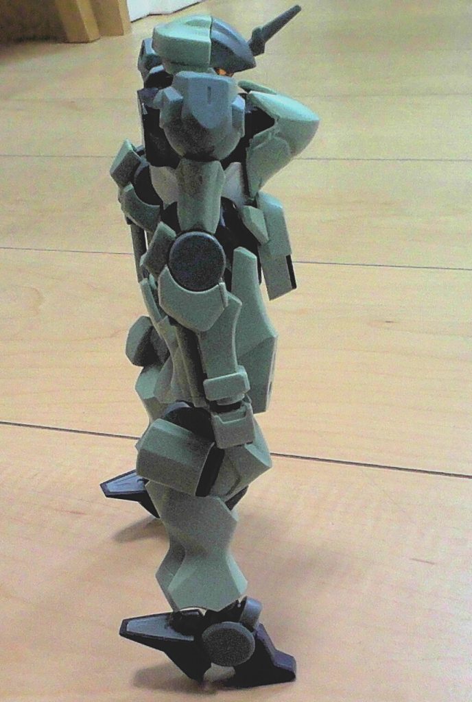 主な改造箇所は、かかと、太もも、腕です。