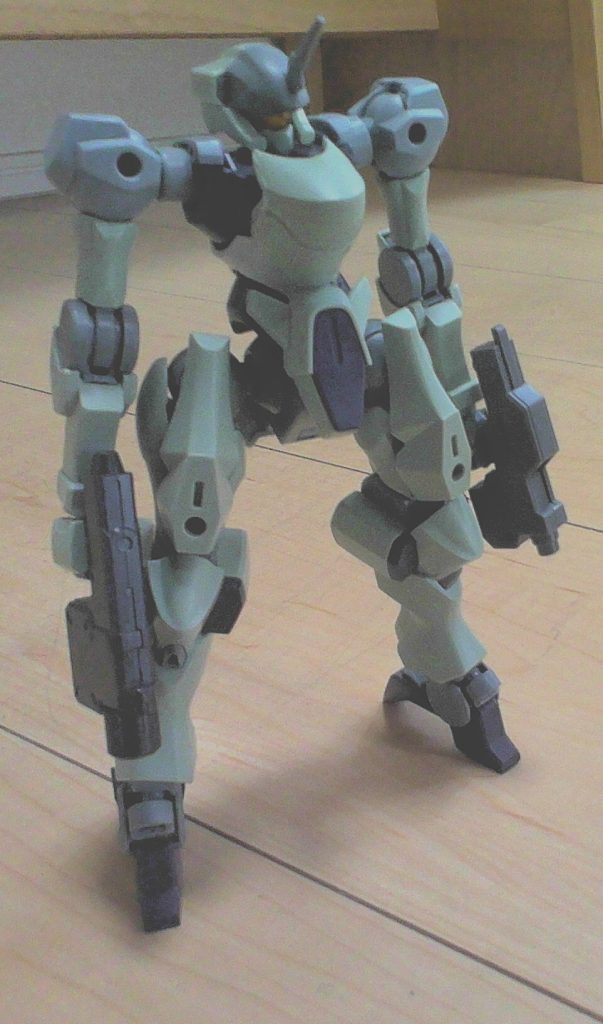 やはり銃が似合いますね〜