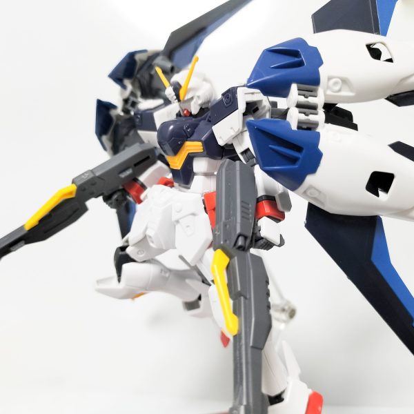 皆さん初めまして!!紅く燃える彗星と言います。初投稿は製作途中のクロスボーンガンダムです!!クロスボーンガンダムX1をベースに「もしガンプラバトルをするならどんな機体にするんだろう」と考えて作ってみました。こっからもっと色々追加していこうと思います。（2枚目）