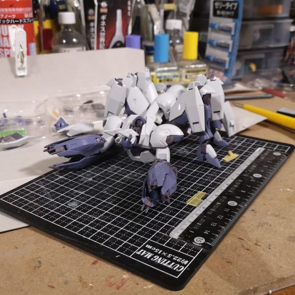 ほぼ全てのパーツを使用、尻尾をつければ、ほぼサソリこれはＭＳというよりＭＡのくくりになるでしょう味付け濃いめ問題点・・・キモイこのまま突き進めんでも良い気がするが、組んでおいてこんな事言うのもアレだが、キモイし自分の中のカッコイイはコレジャナイ（1枚目）