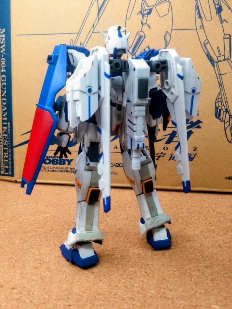 それでは今回も イッテみます 😖💦 蛇足作業🐍👣 を実行です 😚 細身なスタイルだからなのか❓🤔ナンかチョッとアレなコノ子 😟背中に高機動用の追加パーツでも、クッ付けとけば、少しは見映えも上がりますかね❗😤💨 一応、設定上では、👇の高機動装備もあります😚『刻に抗いし者』の世界観だと、コノ子の追加装備を『エクステリア』と呼ぶソウな 😊