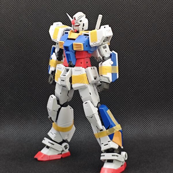 HGアレックスとRGガンダム2.0のミキシングです。まだ、バランス見ています。RGの改造って、覚悟していましたが、結構難しいですね。あと、アレックスに中々見えない。ガンダムに見えてしまう。。。（ガンダムなんだけどｗ）カラーリングの問題なのかな～ちょっと煮詰まってきたので、チョバムアーマーに手を出してみたりしていますが、これも無用なモッサリ感を出したくないのですが、うーんってかんじになっています。まだまだ先は長そうw（2枚目）