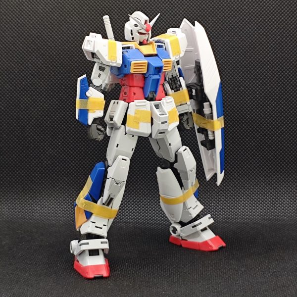 HGアレックスとRGガンダム2.0のミキシングです。まだ、バランス見ています。RGの改造って、覚悟していましたが、結構難しいですね。あと、アレックスに中々見えない。ガンダムに見えてしまう。。。（ガンダムなんだけどｗ）カラーリングの問題なのかな～ちょっと煮詰まってきたので、チョバムアーマーに手を出してみたりしていますが、これも無用なモッサリ感を出したくないのですが、うーんってかんじになっています。まだまだ先は長そうw（5枚目）