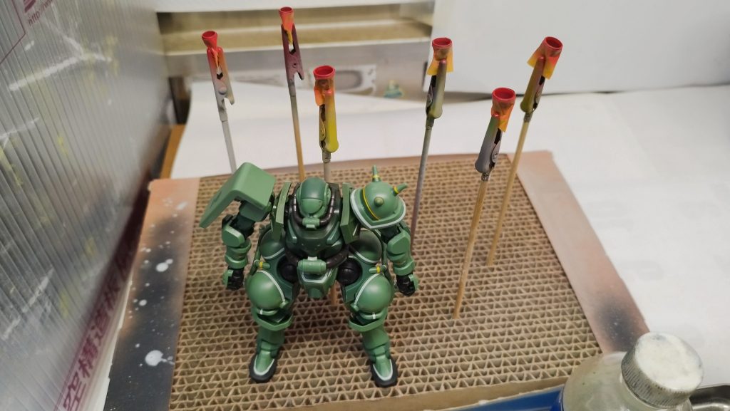 その日のうちにバーニア塗装もしてたんですよ