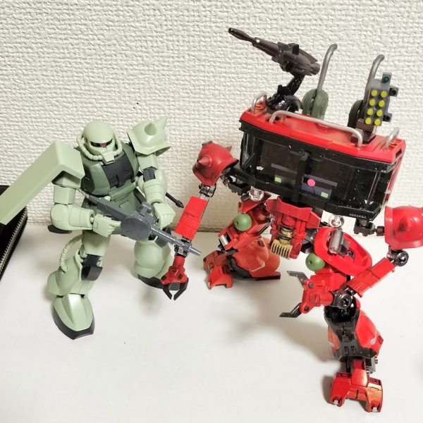 電動なんだけど、レンジエクステンダーとしてのエンジンを背中につけてみた（4枚目）