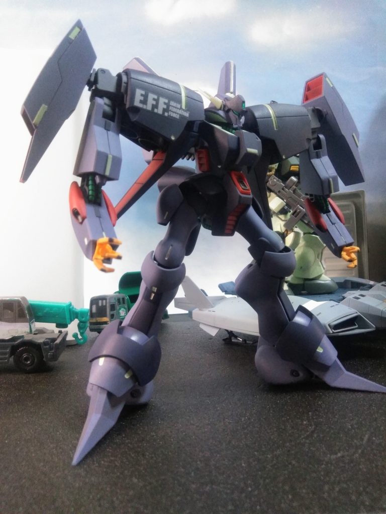 0087 年 11 月 16 日『エゥーゴのクワトロ・バジーナ大尉』が『ダカール』で演説を行う。 　　　 　  ☝️今ここら辺👇 😁 0087 年 12 月 07 日『ティターンズ』『コロニーレーザー(グリプス2）』の使用により『サイド2・18バンチ』壊滅。0087 年 12 月 14 日『ティターンズ』『サイド2・21バンチ』に毒ガスを注入。住民全員虐殺される。0088 年 01 月 18 日『アクシズ』『ゼダンの門(旧ア・バオア・クー)』を破壊。『グリプス２』をも占拠。『アクシズ』は『グラナダ』へ向かう落着軌道に。