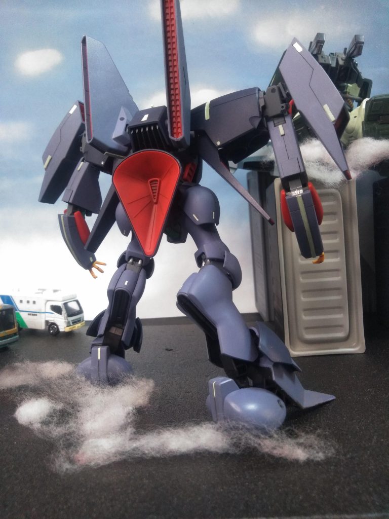 『地球連邦軍のトリントン基地』に籍を置く『裏気 幸大尉』『カラバ』とは数度の戦闘を経験している上に善きパイロットとして相手方からの覚えも良い様だ。搭乗する機体は、専用機としてチューンされた『バイアラン』そんな彼は 4 年前の体験から『地球連邦軍』に対して懐疑的。昨今の『ティターンズ』の行動にも、嫌気が指し｢袂を別つ｣決意をする！結果『カラバ』へ傾倒する様だ。 と、云うわけで妄想ζ 傲慢の巨人→反旗を翻そうver, ζ『RX-160 バイアラン』『裏気 幸大尉』をご紹介 ✨😌✨