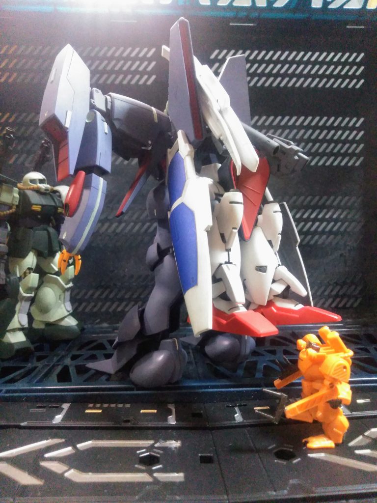 脳内物語としては 🙄『アムロ大尉のディジェ』との対決により『カラバ入隊』への免罪符を手に入れた『裏気 幸大尉』😚『裏気大尉の連れ合いはAE社の元社員』😁『ヨコナ・ガシィ女史』と『パク・リィ教授』は彼女の顔馴染みなのでした 🤣🤣🤣その経緯から『GPシﾘ🤐→特殊な装備』を横な🙅…手配して貰ったのです 😏