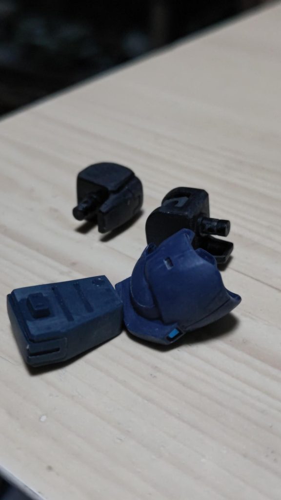 作品名：本日の成果<p>テカテカコーティングのMGガンダムMK-Ⅱver2.0の再（塗ってない）塗装準備における繋ぎ目消し成形処理 塗料が乗るやうに表面をペーパーかけ（脱テカテカコーティング💦）</p>
