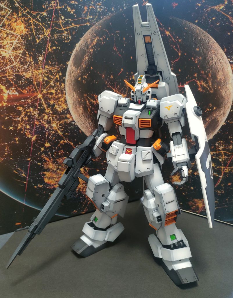 見て頂きありがとうございました。次はMGバルバトスルプスを全塗装ガラスパール仕様だ。( 買えたら・・)ボトムスのラビドリードッグも作成中だからいつアップするか分からないけど、過去作も見て頂くと嬉しいです。50歳目前でボケ防止に20数年振りにガンプラ復帰してもうすぐ2年。次も見てね。