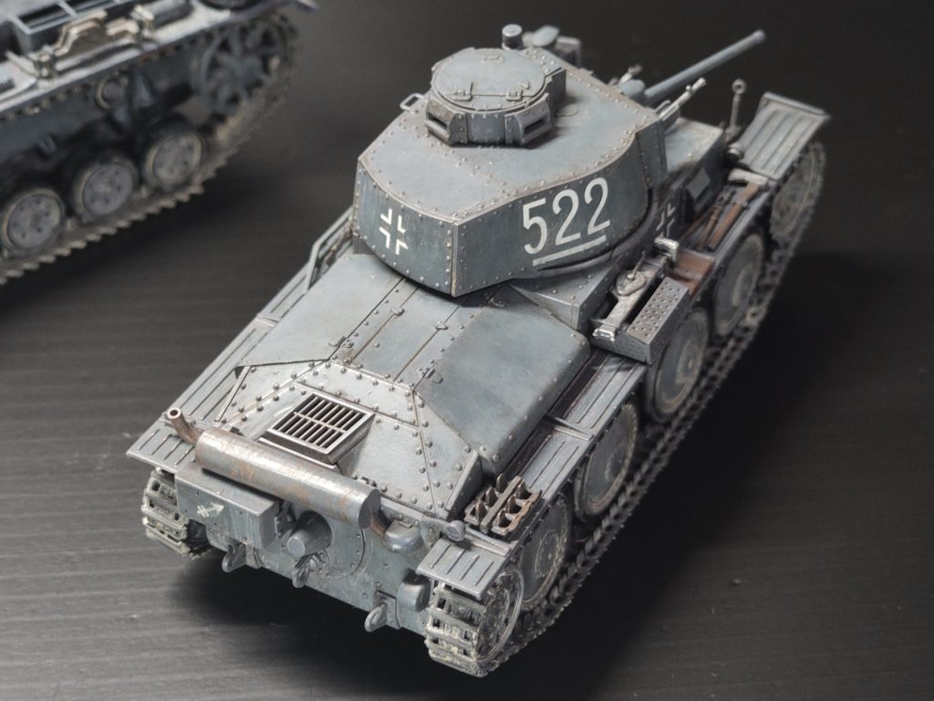 作品名：清水式筆塗りの修行の一環<p>1/48 の 38(t) です。ジャーマングレーの戦車、基本の2色で済みますし、練習によいですよ。たぶんどう塗っても失敗にはならない気がします。 あとは100均の色鉛筆を使った汚しの実験台にもなっています。触ると消えるけ […]</p>
