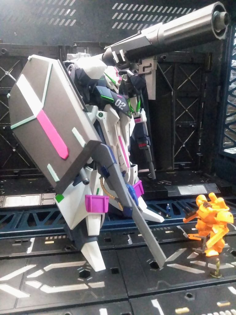 今回は画面を圧迫する勢いで イッテみます 😖💦 　　　蛇足作業🐍👣                                         　　　　　　　　　　　　  を実行です 😚 目指したのは『ガンダム 試作 2 号機』です❗😤💨