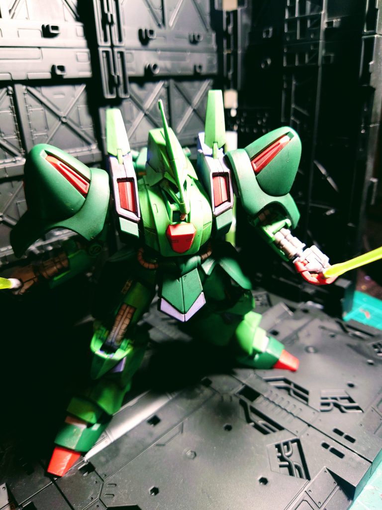 仮組みは息子が、仕上げは親父で共同制作！最近は息子と共にZガンダム、ZZガンダムあたりのMSが気になる2人です〜