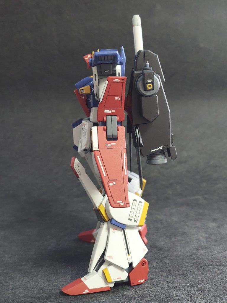 ▲ビームサーベルの接続ダボをちょっとディテール追加。残念ながら撮影時に写ってません(>_<)