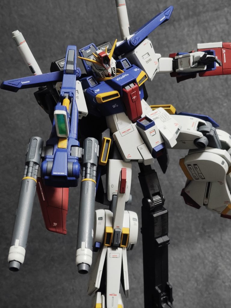 最後までご覧いただきありがとうございます!細々したディテールを追加せず、HGのシンプルさを残しつつの改修を目指しました。いい感じに出来たと思います!