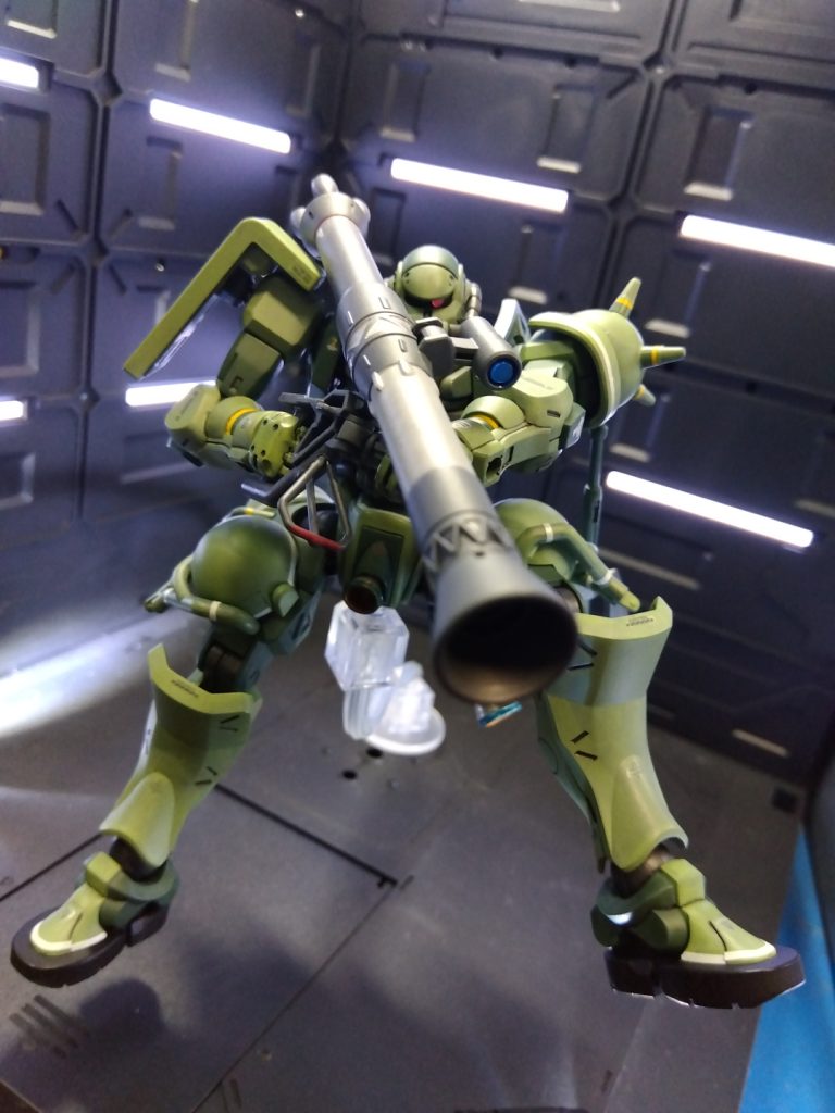 マシンガンでイマイチだったので、バズーカのバーはアルミ線で作成。