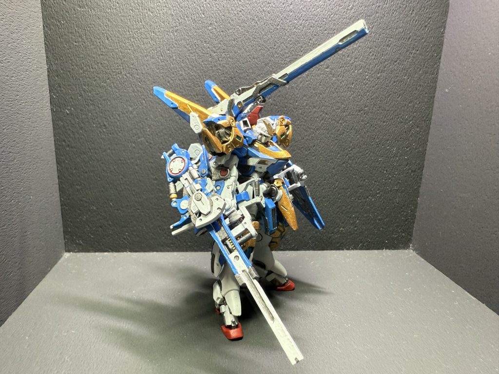 塗装中にジオン系と違って角張った箇所が多いからか角の部分が気付いたら塗装が剥げてる、みたいなことが頻発。特に右側武装群、お前らだよ!何回塗り直したんだよ!