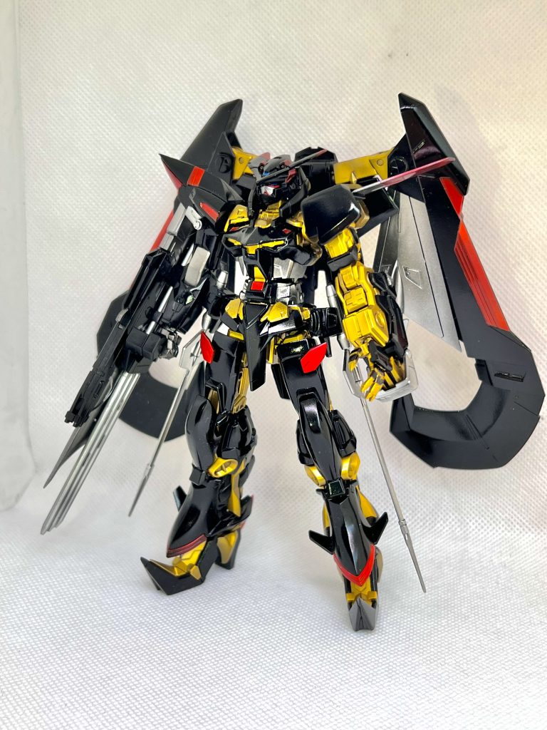 平面的なパーツは神ヤスリとタミヤコンパウンドで磨いてテカらせています😆