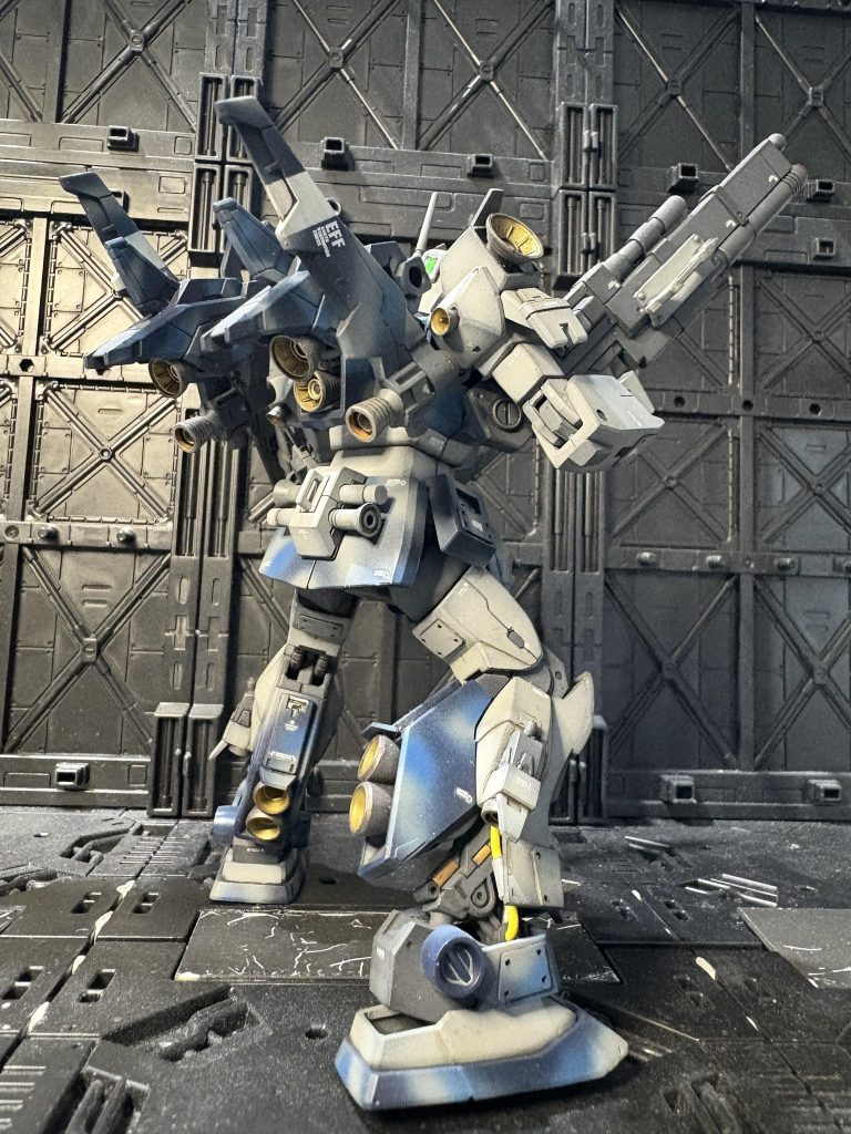 ご覧いただき、あざます🙇ネモはジムスナイパーとガンダムの掛け合わせみたいな感じで、エースも扱える高性能なんだよねー。汎用性も高い。良い機体でござるなぁ😆