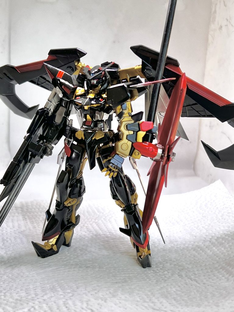 メタルビルド版を参考に各部シャープに加工し、塗装も高額玩具の様なメタルカラーツヤテカ仕上げにしました。