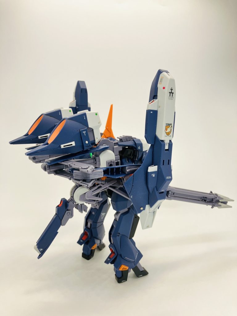 ティターンズテストチーム(Titans Test Team)のデカールは🆒デザインが良く藤岡建機の機体に良く合います😋あと、実はドラムフレームにもう一つユニットを装着するのが正しいのですが、なんかバランス悪く感じたのでオミットしてます🤨