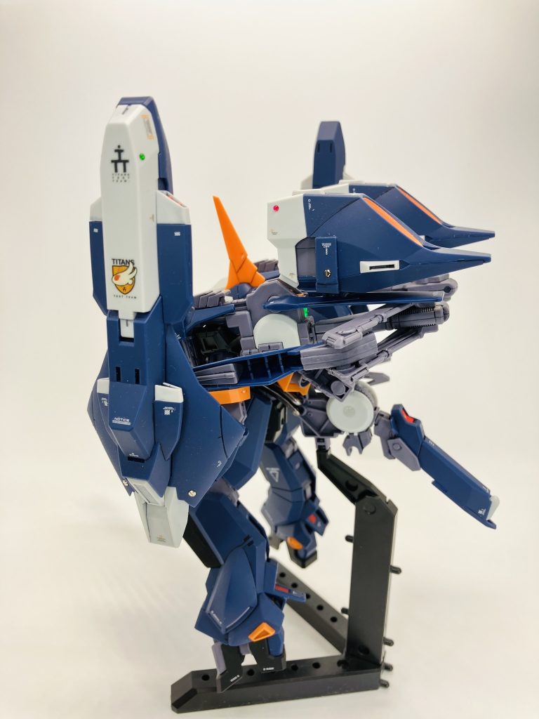 水中用ということですが、思い付きで🛩️航空機よろしくアクアユニットなど数カ所に左右で赤と緑のランプを模してみました💡深海に潜った時に役立つような気がしてます😉