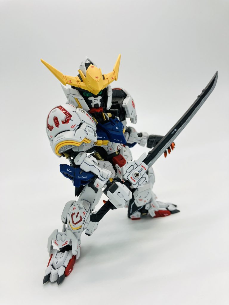 ピンク色のクリアーパーツは中にシルバー塗装のパーツ内臓で光りやすい仕様、さらにレジン液を塗布してます😬